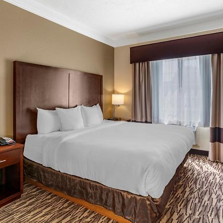 Comfort Suites Salem Bagian luar foto