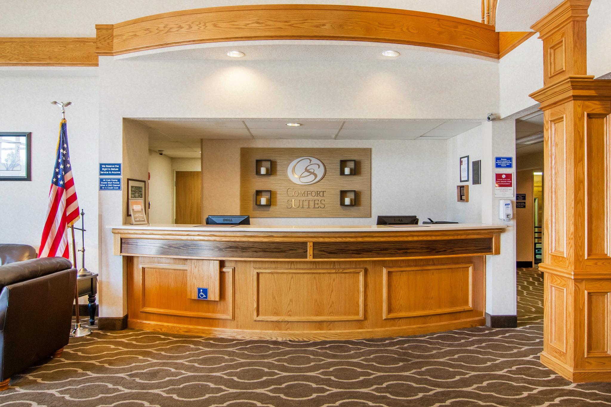 Comfort Suites Salem Bagian luar foto