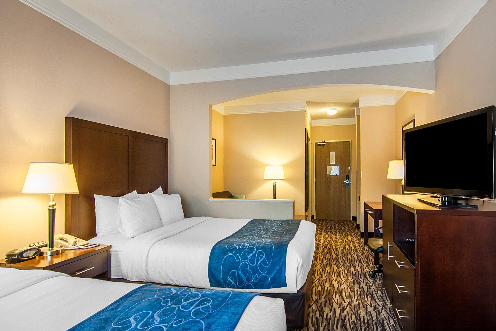 Comfort Suites Salem Bagian luar foto