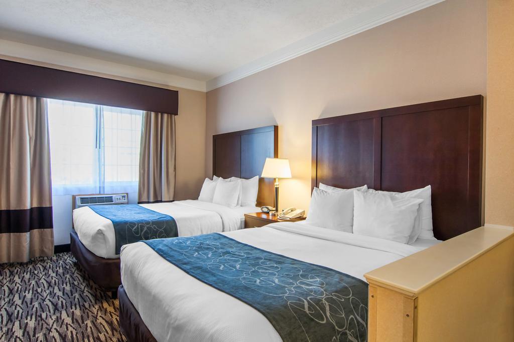 Comfort Suites Salem Bagian luar foto
