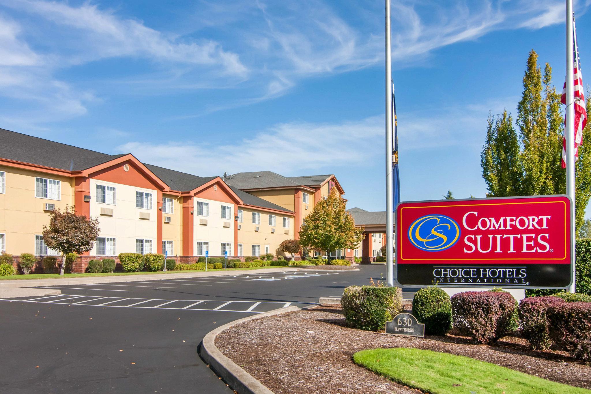 Comfort Suites Salem Bagian luar foto