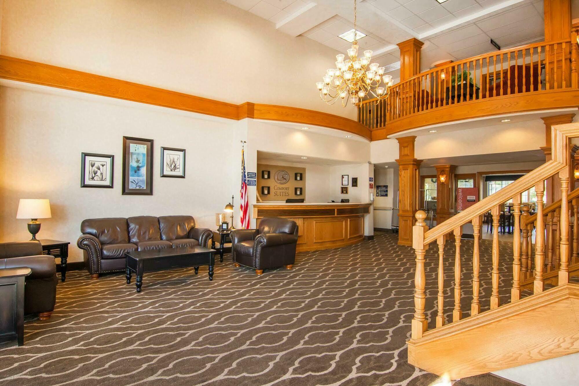 Comfort Suites Salem Bagian luar foto
