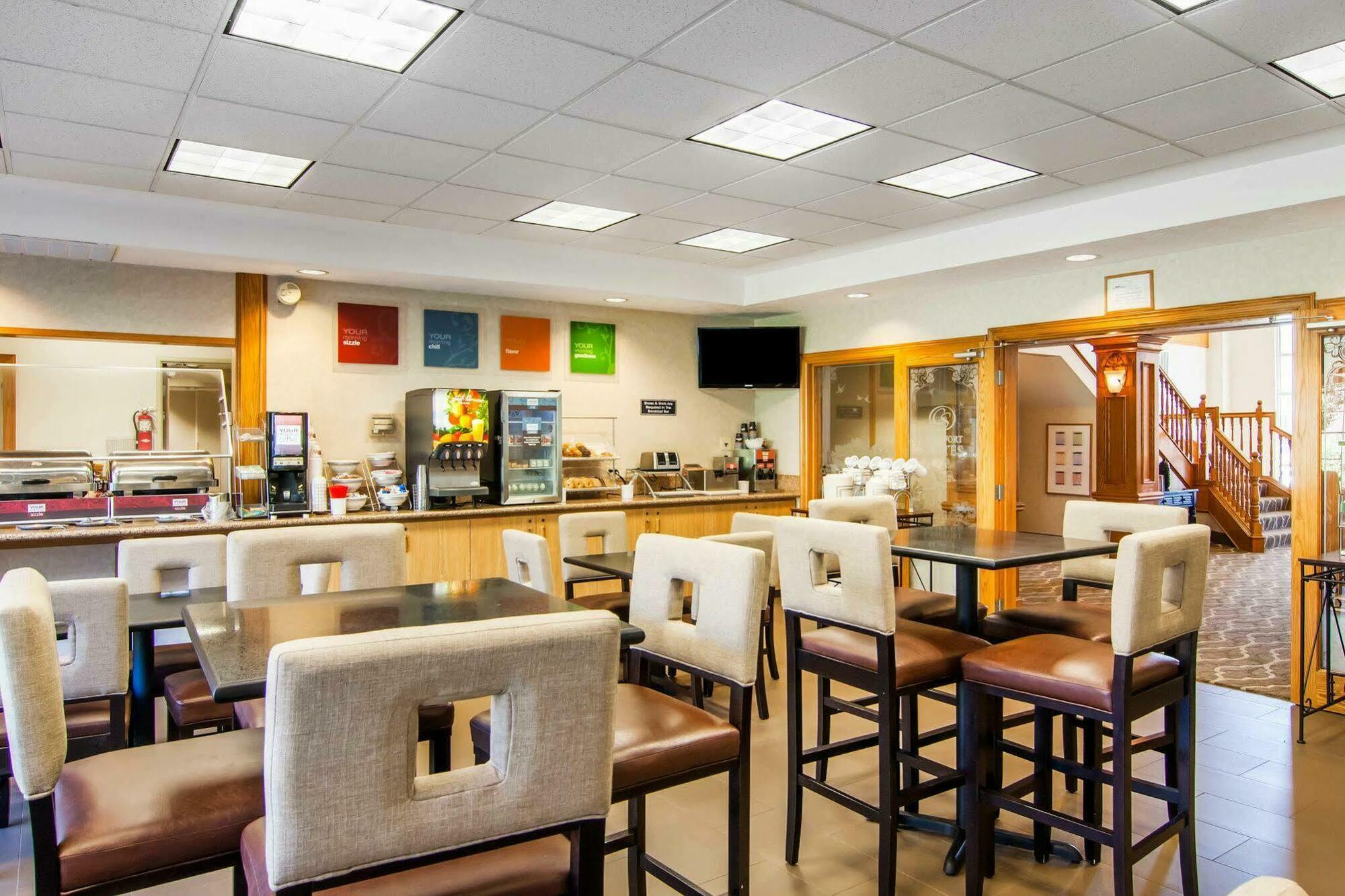 Comfort Suites Salem Bagian luar foto